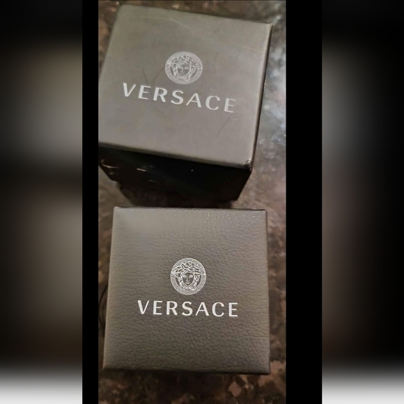 Versace stud earrings - Picture 3 of 3